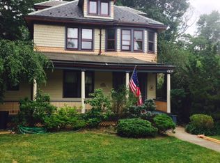 43 8th Ave, Sea Cliff, NY 11579