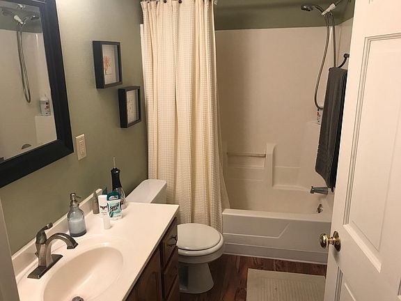 Main bathroom