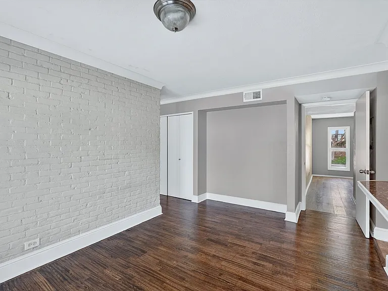 5932 Sandhurst Ln #114 — Photo 13