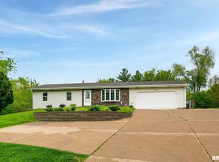 5550 North St, Bettendorf, IA 52722