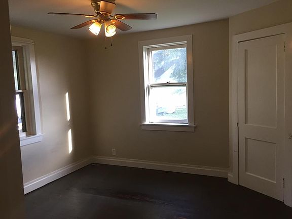 Sitting or dining room