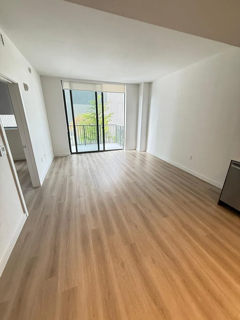 1 bed, 648 sqft, $2,099 — Photo 4
