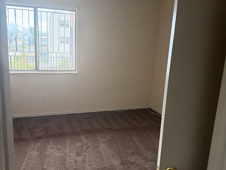 1300 Bissell Ave #205 — Photo 5