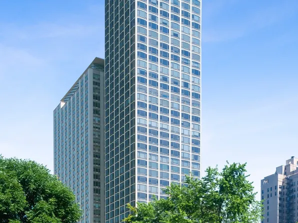 1555 N Astor St APT 28W, Chicago, IL 60610