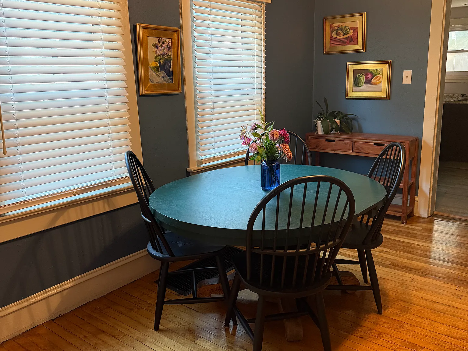 2 bed, 900 sqft, $1,600 — Photo 3