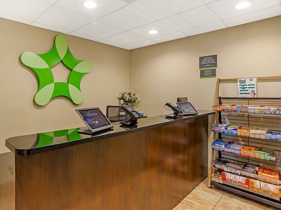 Lobby and Guest Check-in