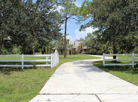 3rd image of 15251 Sweetwater Ct