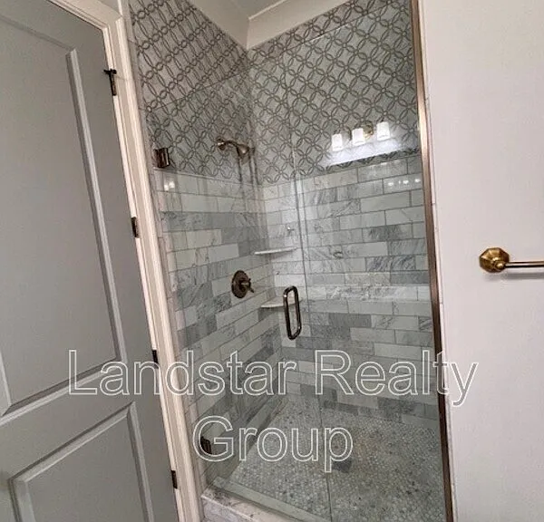 6411 Moonseed St — Photo 32
