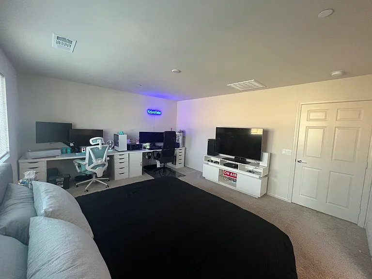 1769 Rose Ln — Photo 8