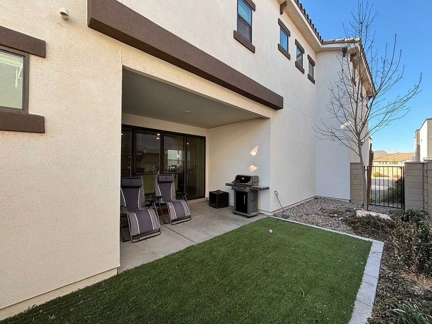 Desert Color Home! — Photo 3