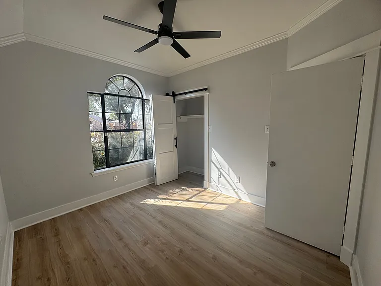 1503 Peach St — Photo 7