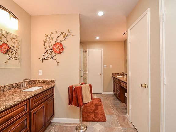 3rd image of 9226 Dunain Park Ct