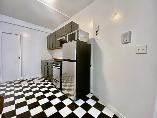 Rented by Bond New York | media 3