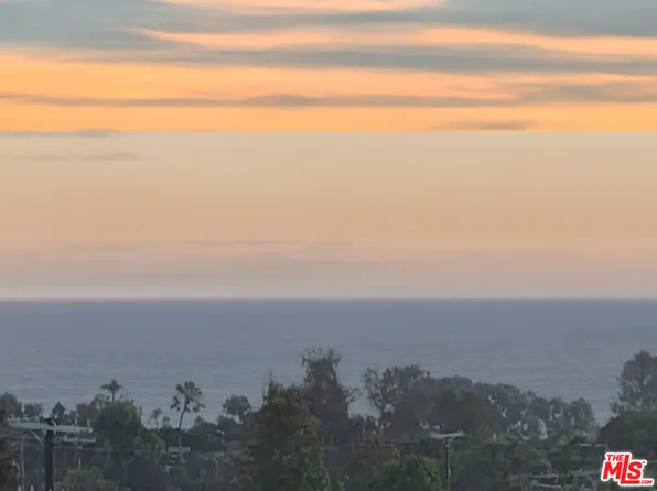 16510 Chattanooga Pl, Pacific Palisades, CA 90272