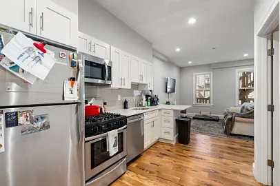 4 bed, $3,675 — Photo 2