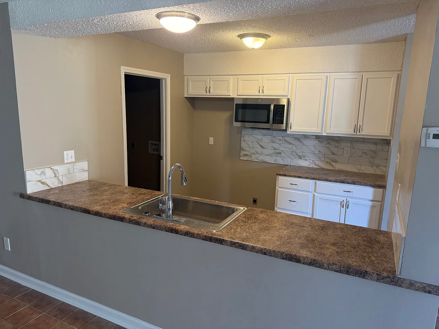 2 bed, 1000 sqft, $750 — Photo 3