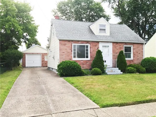 221 Aris Ave, Cheektowaga, NY 14206