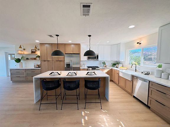 3rd image of 16485 Sarape Dr