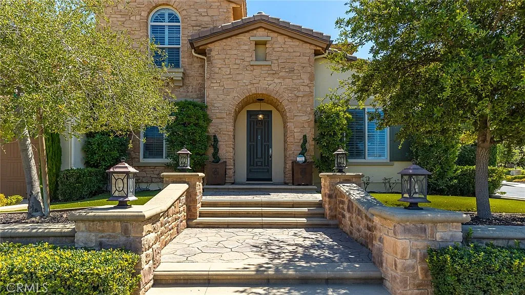 5 bed, 4.5 bath, 3595 sqft, $12,000 — Photo 4