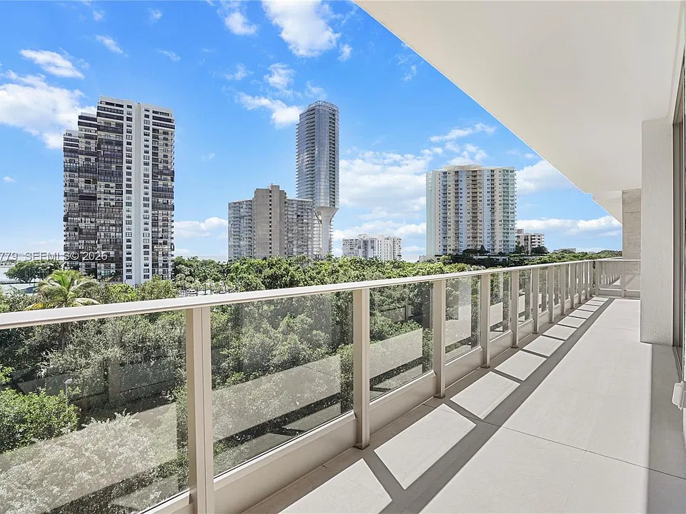 2200 Brickell Ave #Penthouse 02