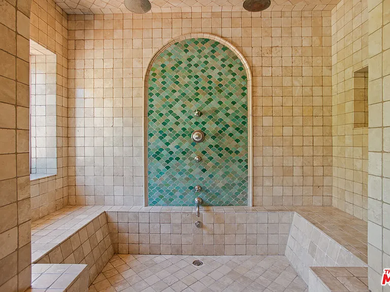 1407 N Beverly Dr — Photo 39