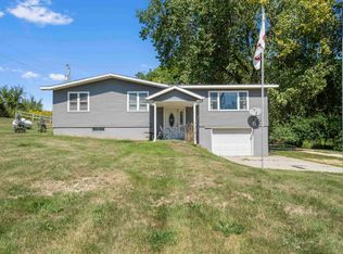 35968 Marengo Rd, Colesburg, IA 52035