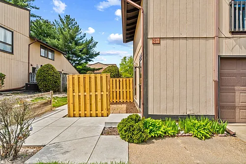 544 Glen Ct #31D Photo 1