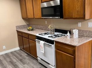 869-871 W Walnut Ave #Q, Monrovia, CA 91016