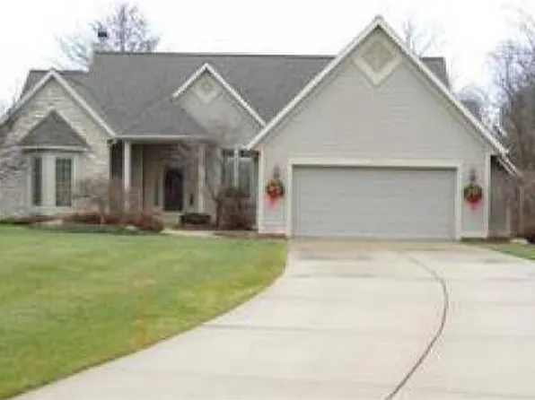 1772 Woodside Trl NW, Grand Rapids, MI 49504