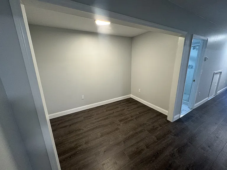 727 Main - 733 Rear — Photo 2