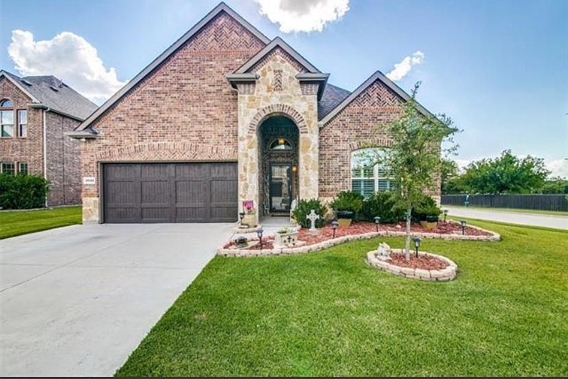 1st image of 2632 Sabine Cir