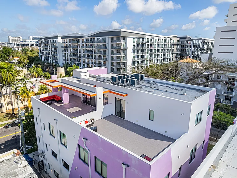 Saffron Apartments — Photo 39