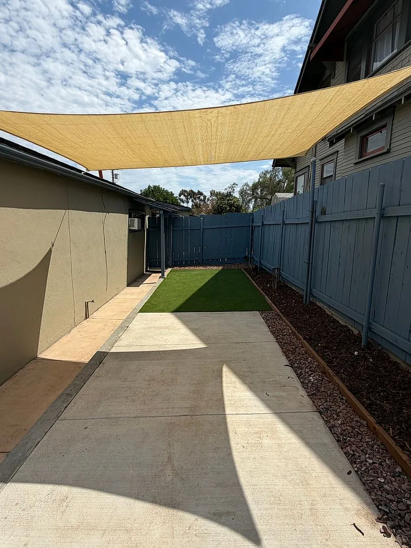 Available Now! 2bd Duplex With Private Yard & Parking — Photo 4