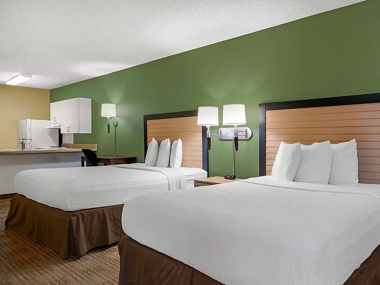 Studio Suite - 2 Full Beds