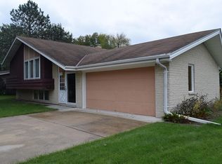 5322 Radcliff Dr, Greendale, WI 53129