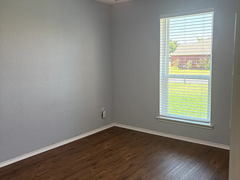 322 Dalhart Dr — Photo 25