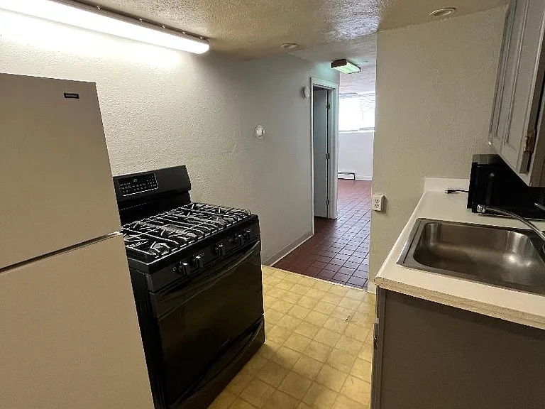Francesca Apartments — Photo 36