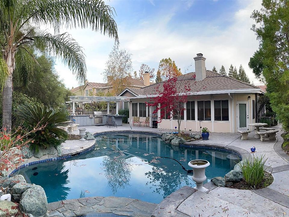1st image of 2229 Belvedere Cir