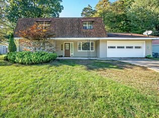 6989 Hiawatha Dr, Coloma, MI 49038