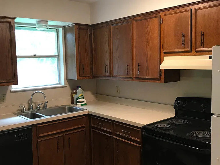 128 E Vilbig St — Photo 3