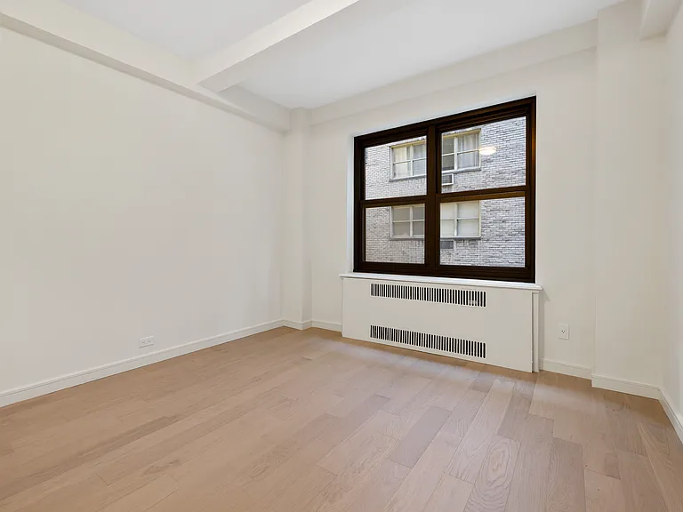 340 E 52nd St #6H — Photo 5
