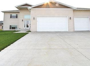 405 6th Ave SW, Surrey, ND 58785