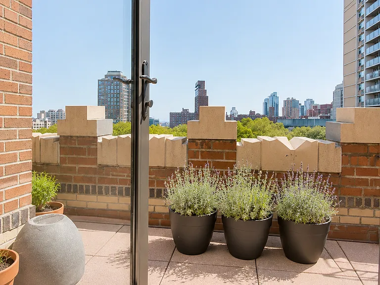 80 Cranberry St #10B — Photo 2