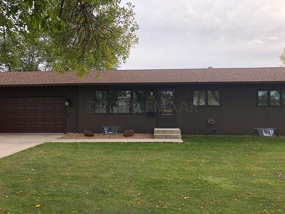 1st image of 507 10th Ave E
