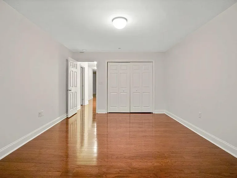 120 Wyllis Ave #424 — Photo 15