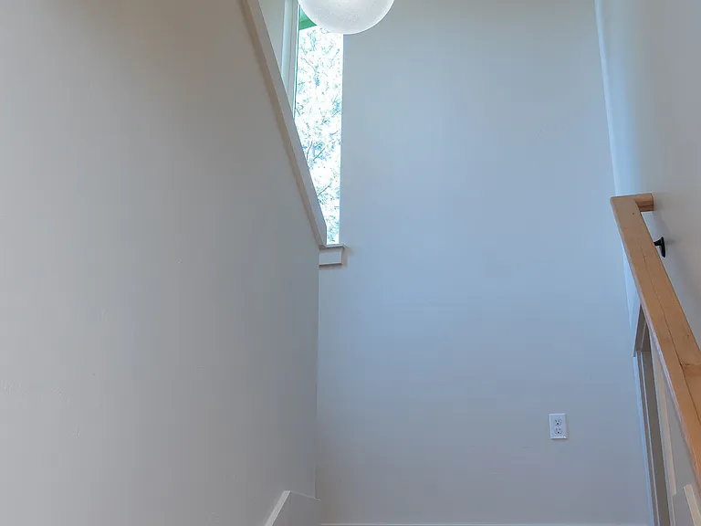 1844 SW Knoll Ave #2 — Photo 5