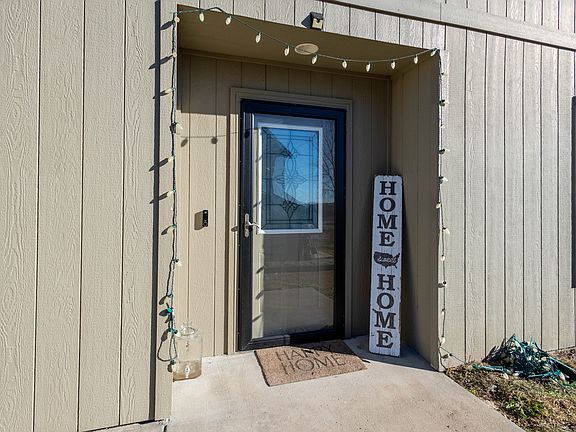 2nd image of 2727 Elm Creek Dr