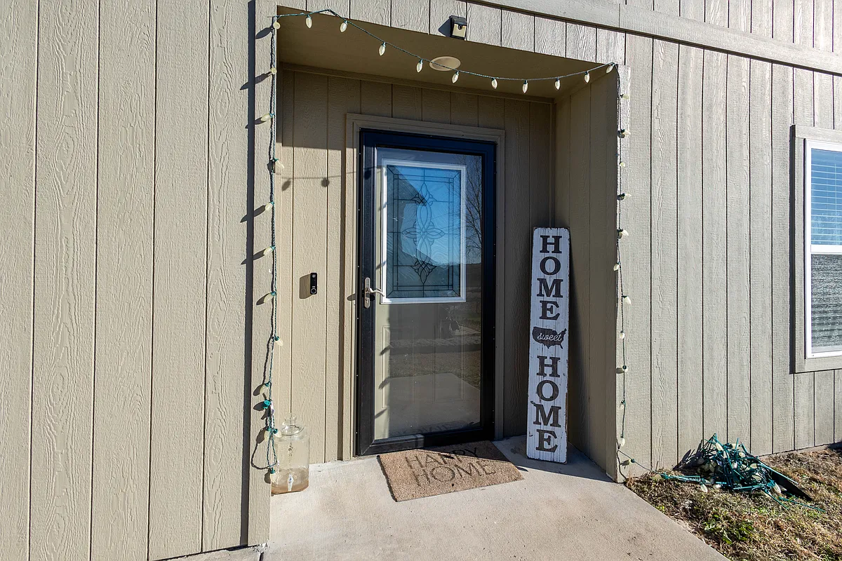 Building Photo - 2727 Elm Creek Dr