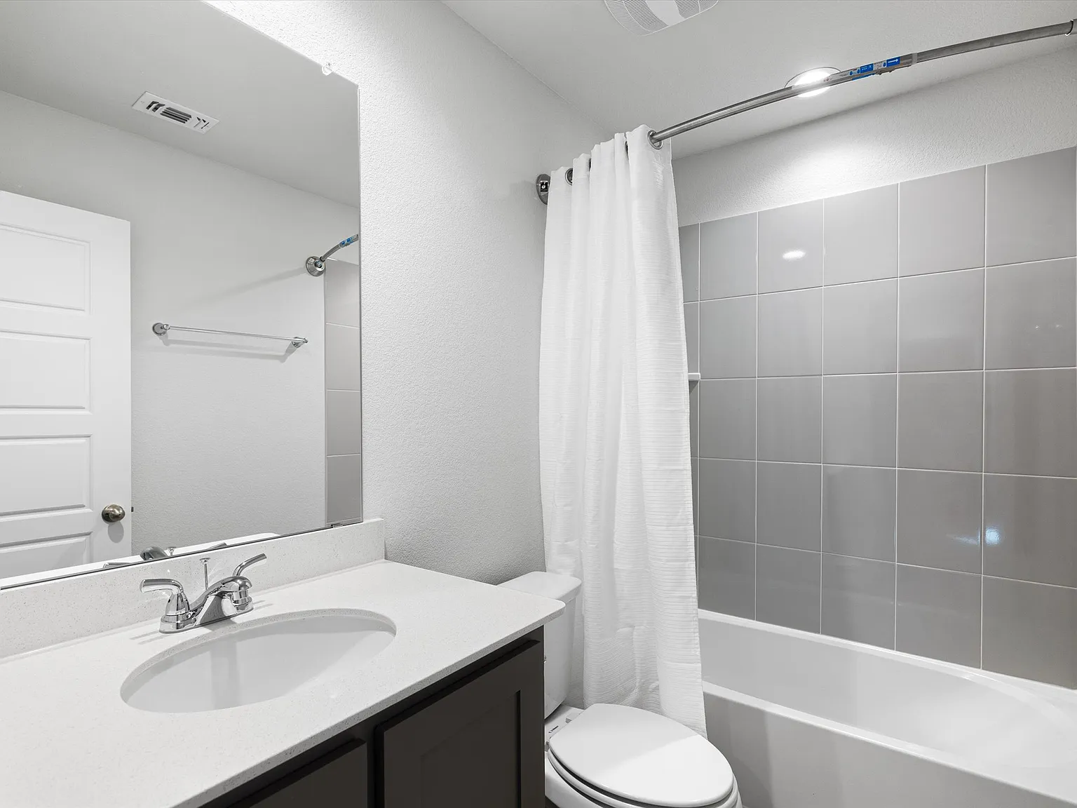 3 bed, 1613 sqft, $2,550 — Photo 4