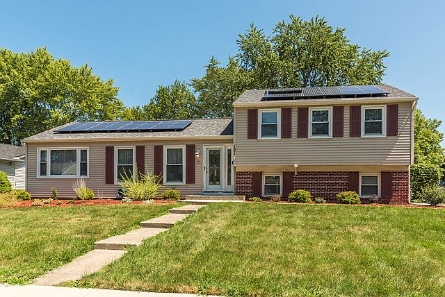 1st image of 121 Ellington Dr